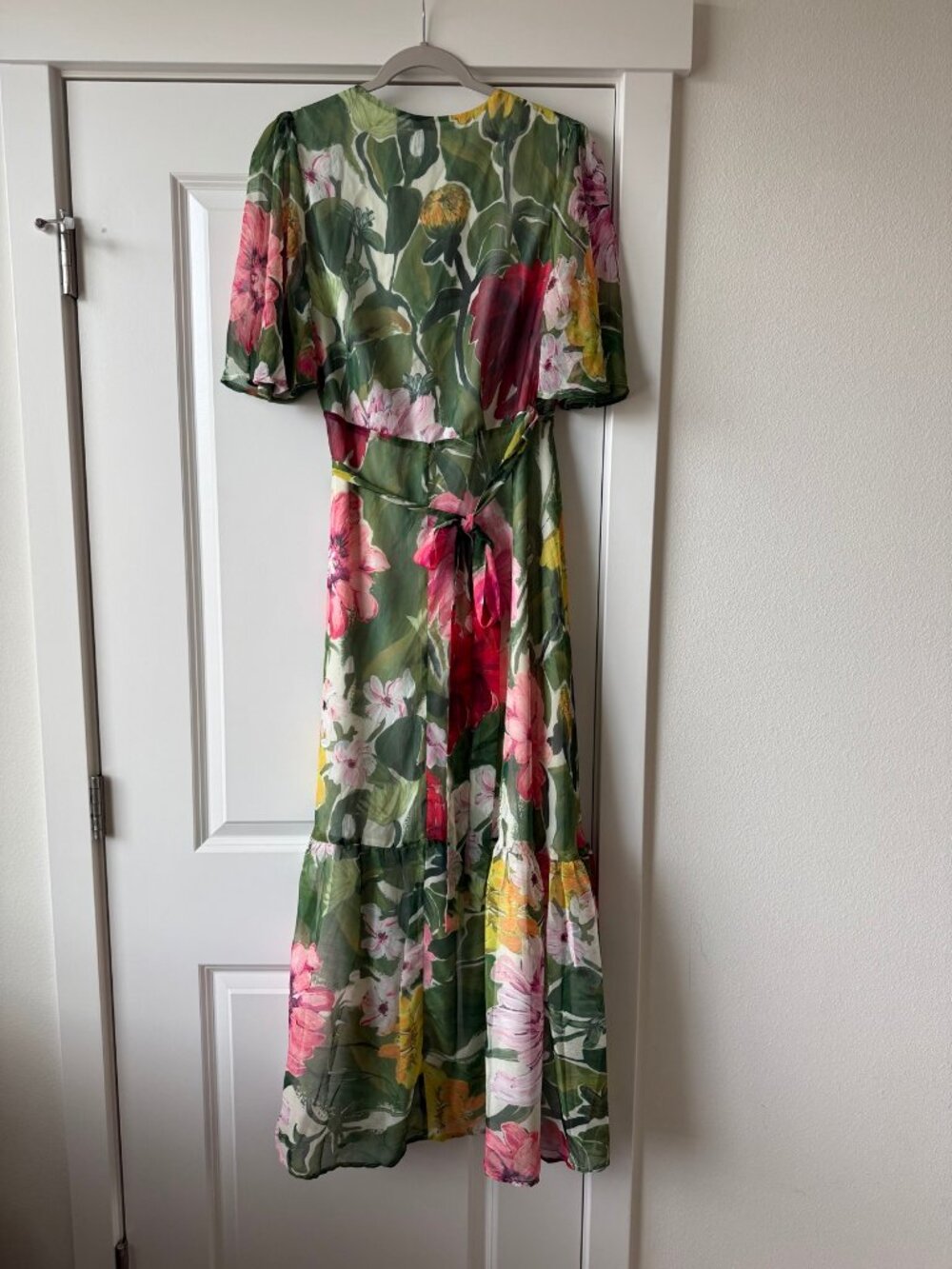 Hope & Ivy Amira Floral Flutter Sleeve Maxi Wrap Dress US 4